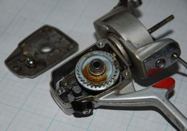 VINTAGE DAIWA 1300C spinning reel For Parts or Repair $23.45
