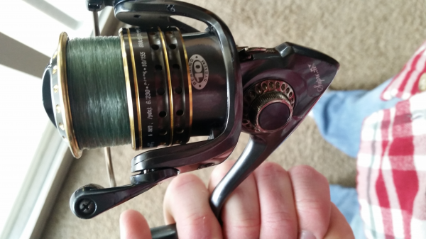 Spinning reel bail closes during cast