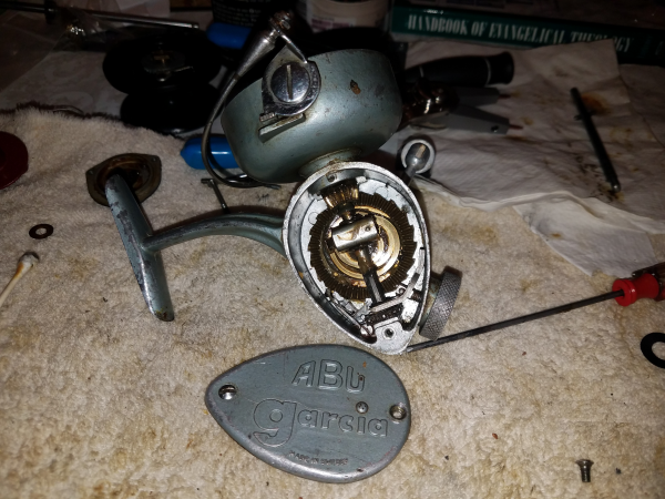 Found my old Abu Garcia reels from when i used to fish a lot 10+ years ago.  Should I upgrade to a newer reel or clean up these oldies? : r/bassfishing